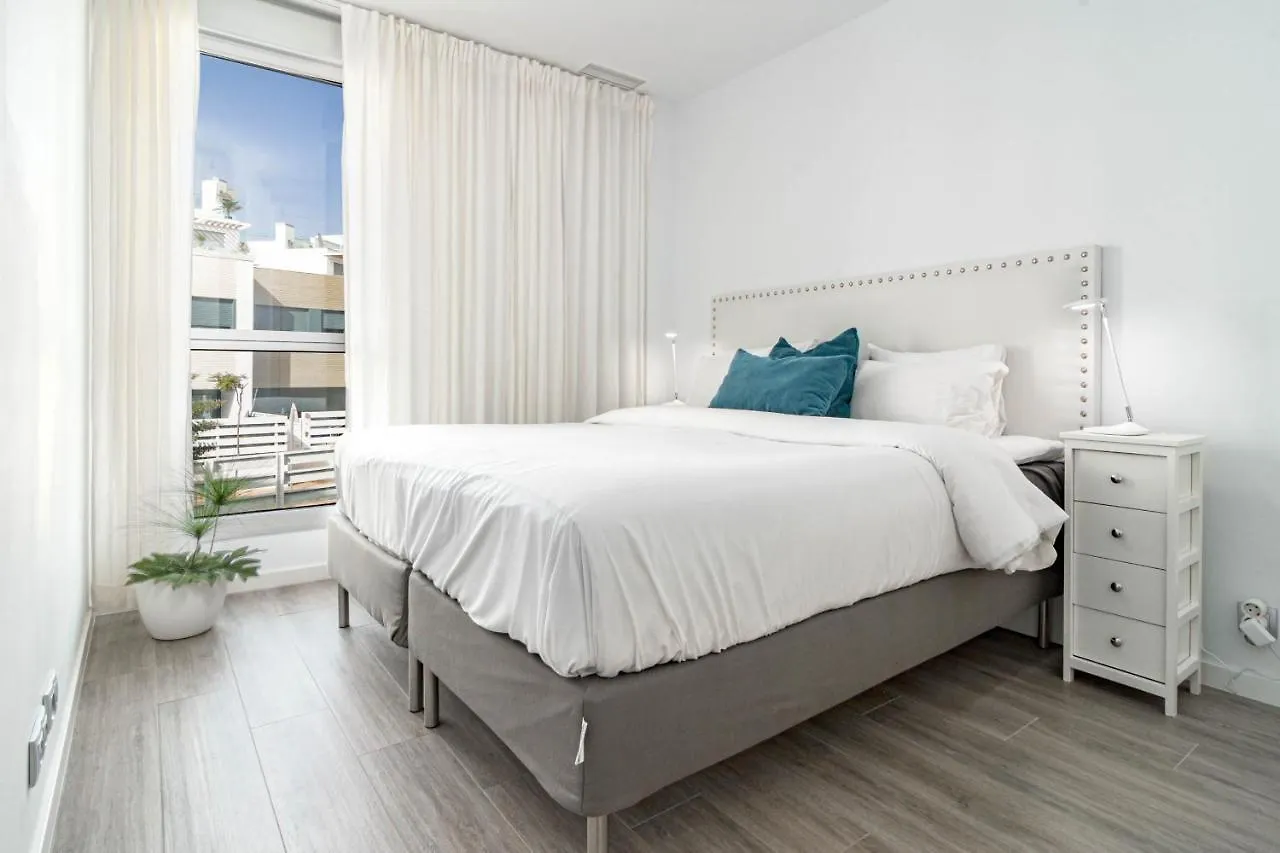 Lm111A - Modern Flat, Amazing Views Apartment Estepona