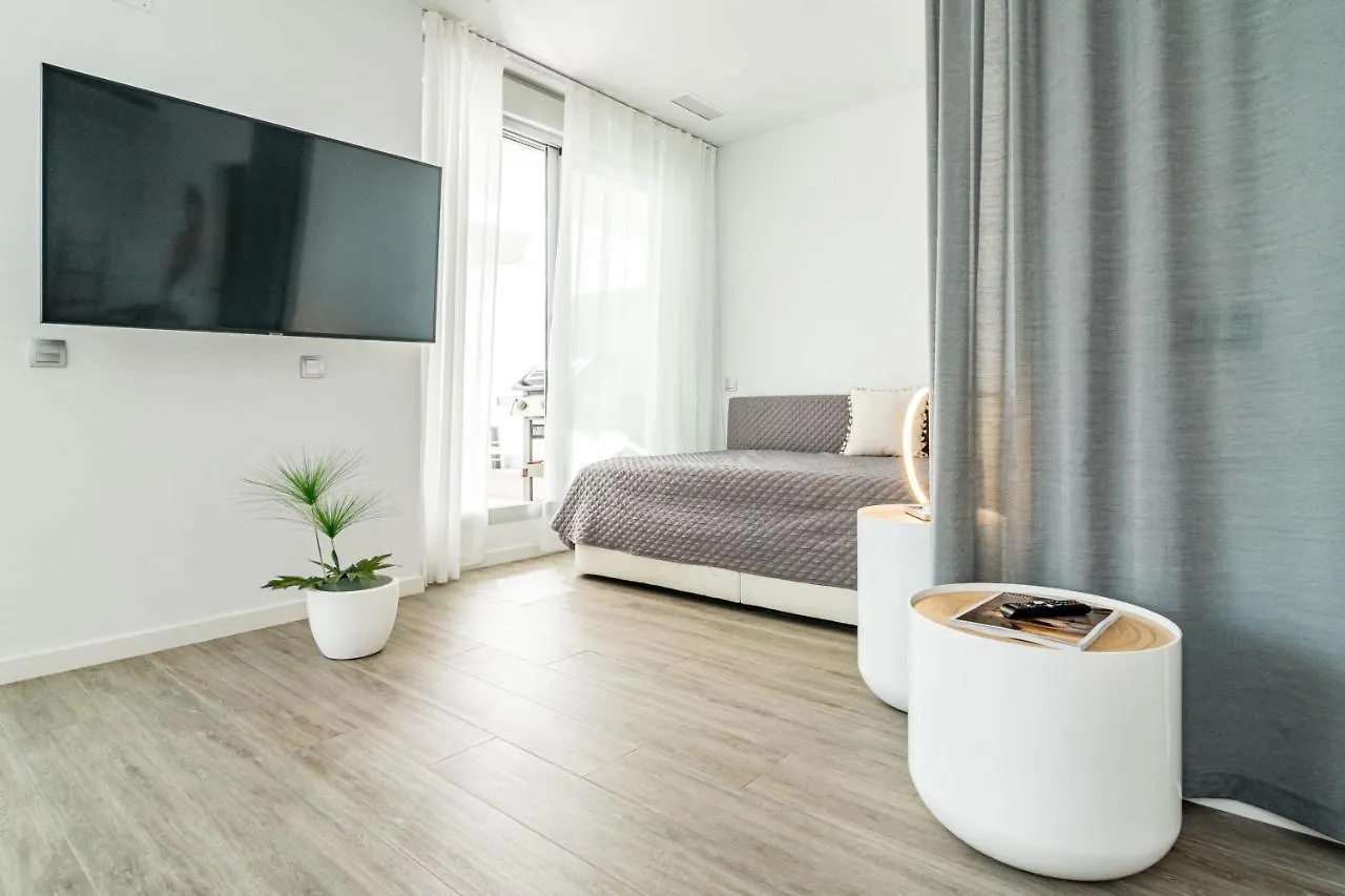 Apartamento Lm111A - Modern Flat, Amazing Views Estepona